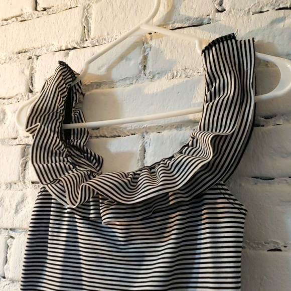 Flirty ruffle off shoulder striped bodycon Zara mini dress - Picture 2 of 4